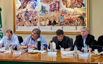 Tras quedarse con la presidencia del PJ bonaerense, Kicillof buscará avanzar con el grupo de gobernadores más duros con Milei