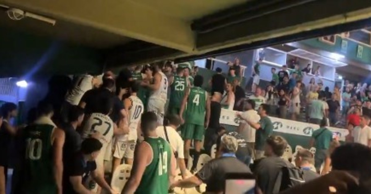 escandalo-en-la-liga-nacional-de-basquet:-un-jugador-de-independiente-de-oliva-le-tiro-una-botella-al-publico-de-ferro