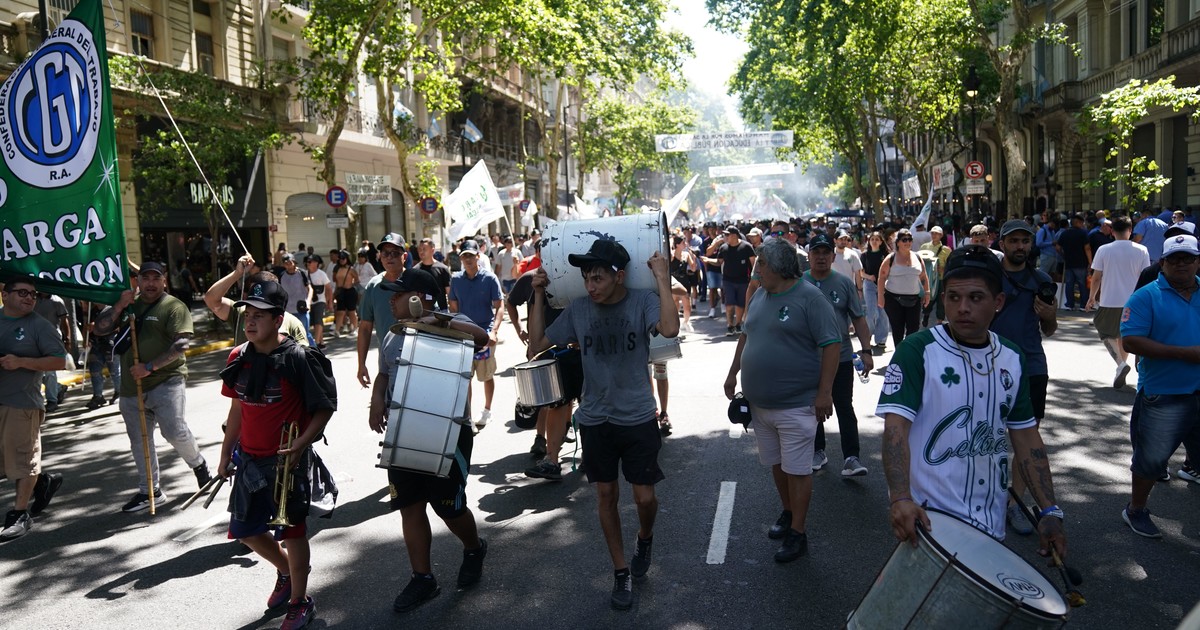 paro-general:-el-gobierno-les-descontara-el-dia-a-los-empleados-publicos-que-adhieran-a-la-medida