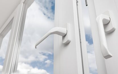 Para qué sirve poner bicarbonato en los rieles de las ventanas y por qué recomiendan hacerlo