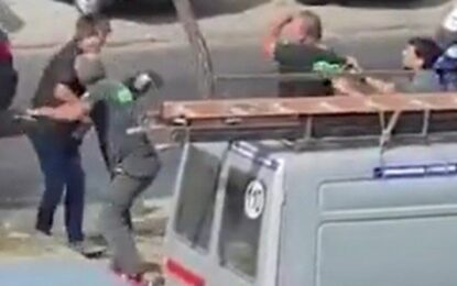 Insólita pelea de tránsito: discutieron, se quiso defender con un rifle y lo desmayaron con una llave de tuercas