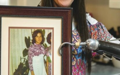 La violaron y le cortaron los brazos a los 15 años: la estremecedora historia de la artista que pintó más de 4.000 obras tras sobrevivir a lo peor