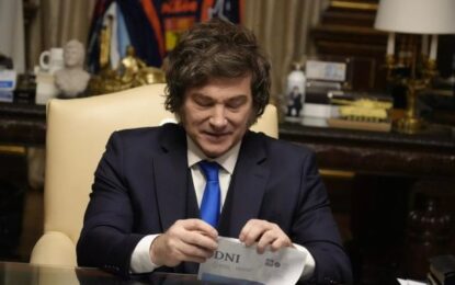 Javier Milei y su gabinete ya tienen el nuevo DNI electrónico a menos de 24 horas de tramitarlo