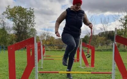 De los therians a pasear perros imaginarios: qué es «hobby dogging», la práctica furor en redes sociales