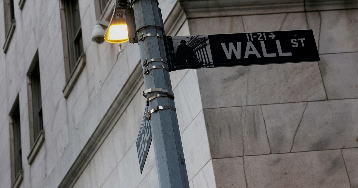 wall-street-se-desploma-y-se-disparan-el-oro,-el-petroleo-y-el-gas-en-la-primera-reaccion-del-mercado-a-la-guerra-en-iran