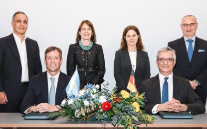 Argentina firmó su primer contrato para exportar gas a Europa, en medio de la guerra con Irán