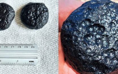 Hallaron raras gotas de vidrio de un meteorito que impactó en la Tierra
