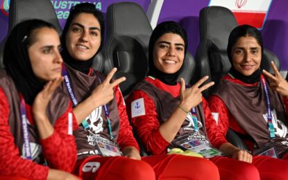 Donald Trump le pidió a Australia que asile a las futbolistas iraníes que no cantaron el himno de su país: «Serán asesinadas si las obligan a regresar a Irán»
