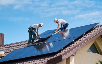¿El último suspiro del petróleo? Cómo la inestabilidad fósil está financiando (sin querer) la era solar