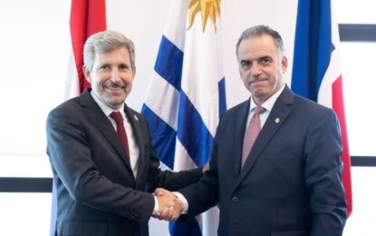 El gobernador Rogelio Frigerio volvió a criticar la construcción de una planta de hidrógeno verde en Uruguay: «No enfrente de nuestras playas»