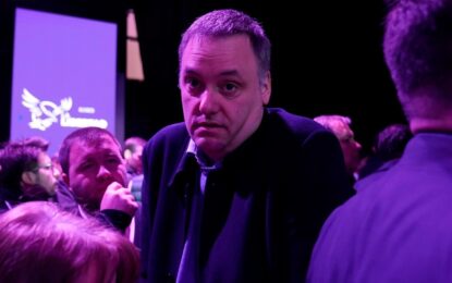 Golpeado y mientras suenan nombres para sucederlo, Manuel Adorni intenta dar vuelta la página y silenciar la interna