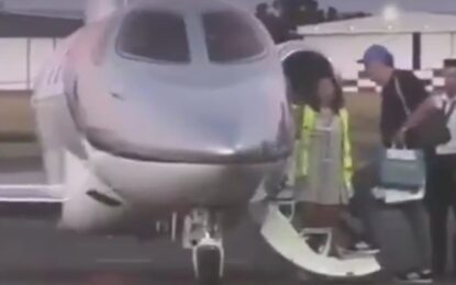 El Gobierno asegura que fue una gremialista la que filmó a Manuel Adorni antes de tomar un vuelo privado a Punta del Este