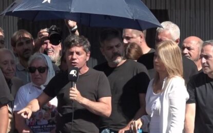 En la marcha del Día de la Memoria, Axel Kicillof dijo que «a Milei le queda poco» y aseguró que Cristina Kirchner es inocente