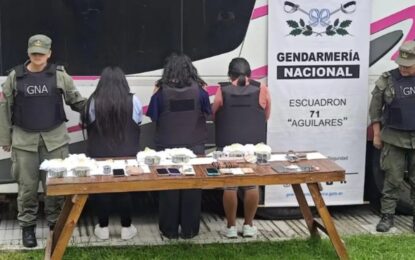 Detienen a nueve personas que iban en un tour de compras con más de 500 cápsulas de cocaína en el estómago: qué los delató