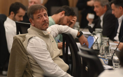 «Adorni debería dar un paso al costado»: el diputado Zago dijo que su situación es un bochorno y lo cuestionó por «tomar las mismas costumbres que criticó»