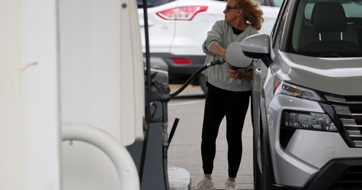 guerra-en-el-golfo:-el-precio-de-la-nafta-en-estados-unidos-supera-los-4-dolares,-el-mas-alto-desde-2022