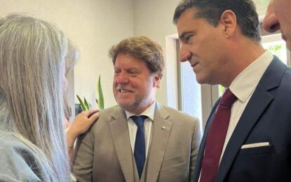 Abad: ”Basta de engañar a los bonaerenses, hablan de estado presente mientras recortan los salarios de todos los empleados públicos”
