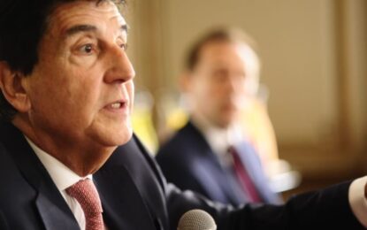Melconian cruzó a Caputo por sus críticas a los que piden devaluar: «Que miren un poco alrededor que tienen un montón para cagar a patadas en el culo»