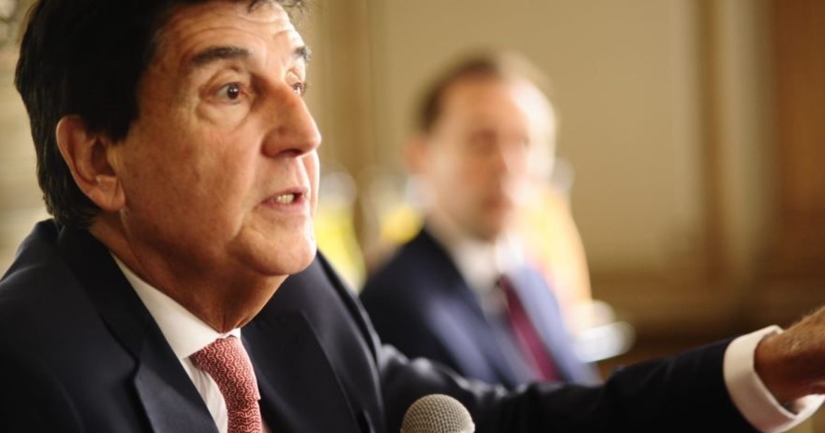 melconian-cruzo-a-caputo-por-sus-criticas-a-los-que-piden-devaluar:-«que-miren-un-poco-alrededor-que-tienen-un-monton-para-cagar-a-patadas-en-el-culo»