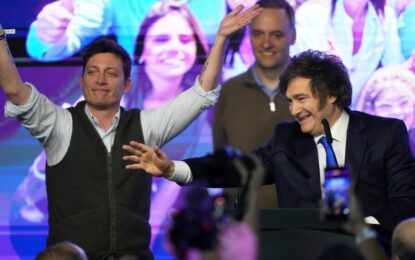 Santiago Caputo manejó la estrategia tras la campaña rusa para desprestigiar al Presidente