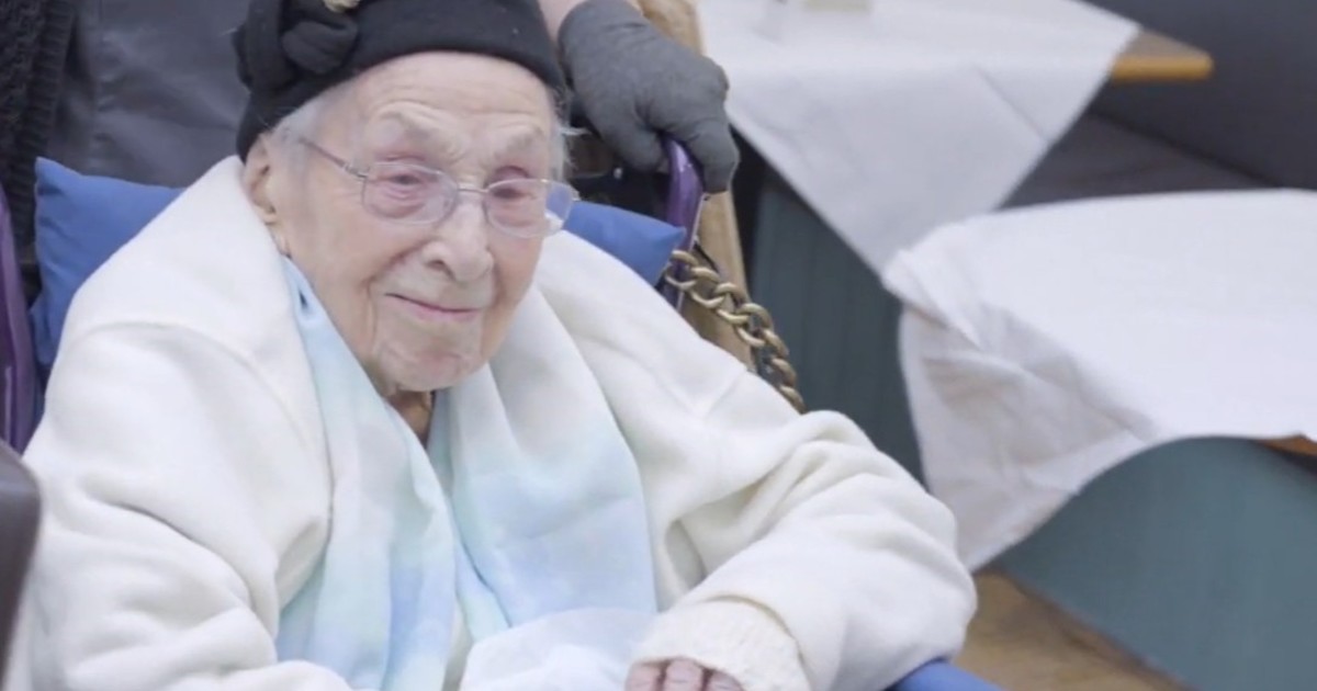cumplio-112-anos-y-revelo-sus-secretos-para-alcanzar-la-longevidad:-«mira-hacia-adelante-y-haz-todo-el-bien-que-puedas»