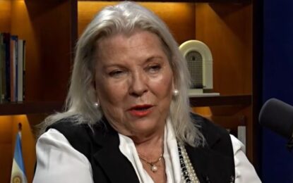 Elisa Carrió puso bajo la lupa a Manuel Adorni por la compra del departamento: “Es muy raro”