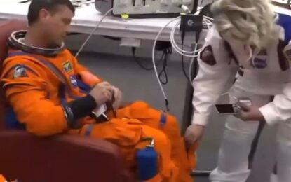 Un celular rumbo a la Luna: qué teléfono eligió la NASA para Artemis II y cuál es su función clave