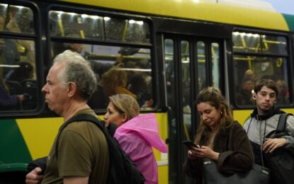 El Gobierno quiera evitar que escale el conflicto con el servicio de colectivos y convocó a las empresas a una reunión el jueves