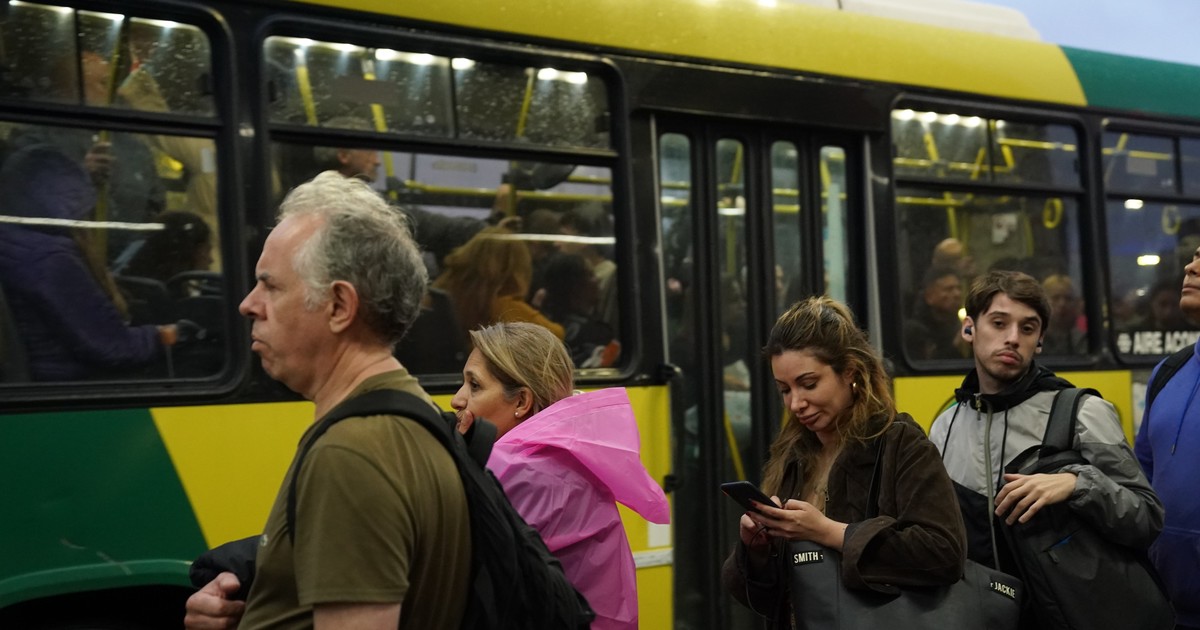 el-gobierno-quiera-evitar-que-escale-el-conflicto-con-el-servicio-de-colectivos-y-convoco-a-las-empresas-a-una-reunion-el-jueves