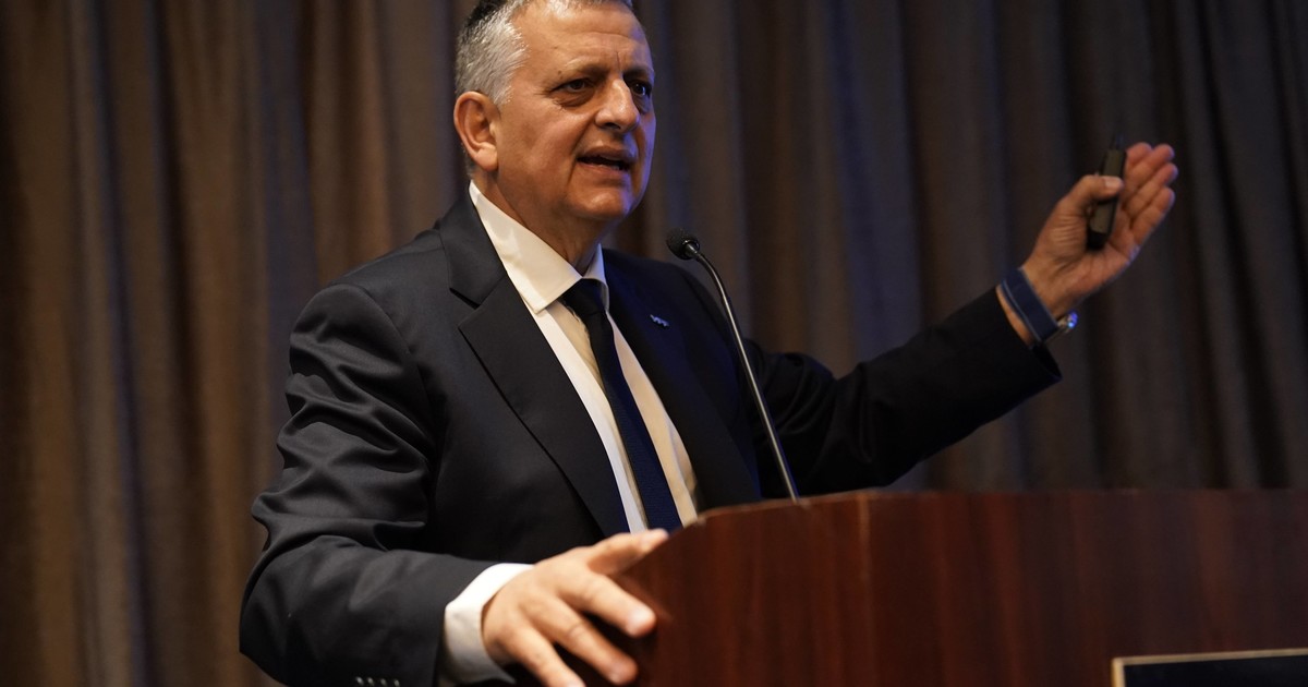 marin,-ceo-de-ypf,-tras-el-congelamiento-de-las-naftas:-«vamos-a-mantener-los-precios-cuando-baje-el-valor-del-barril»