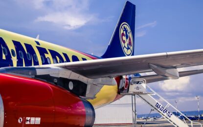 Terror en el aire para la delegación del América de México: el avión que trasladaba al plantel tuvo que realizar un aterrizaje de emergencia en Miami