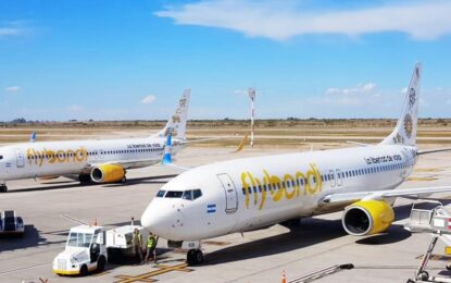 Flybondi retrasa el pago de salarios de marzo a sus empleados tras las últimas cancelaciones de vuelos