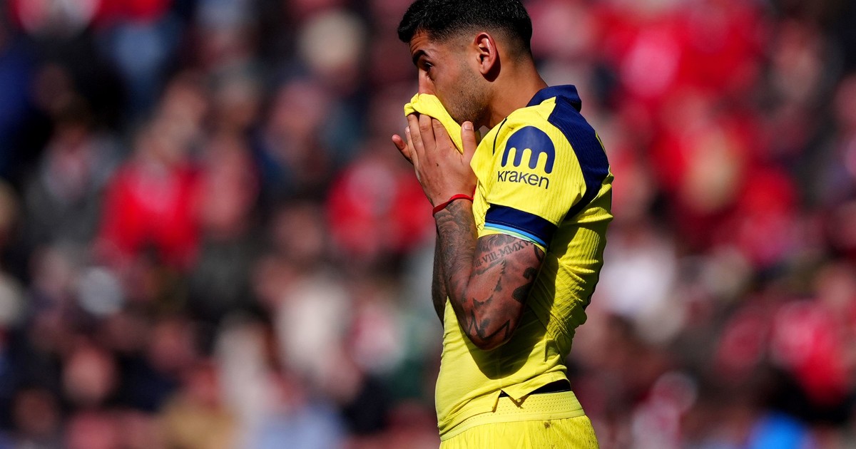 alerta-en-la-seleccion-argentina:-cuti-romero-salio-llorando-en-tottenham-tras-un-violento-choque-y-dibu-martinez-se-lesiono-en-la-entrada-en-calor-de-aston-villa