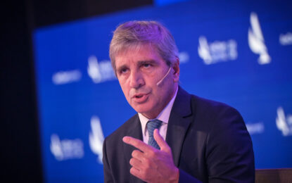 Caputo reiteró que la inflación se desacelerará en abril y prometió que vienen «los mejores 18 o 20 meses de la Argentina en décadas»