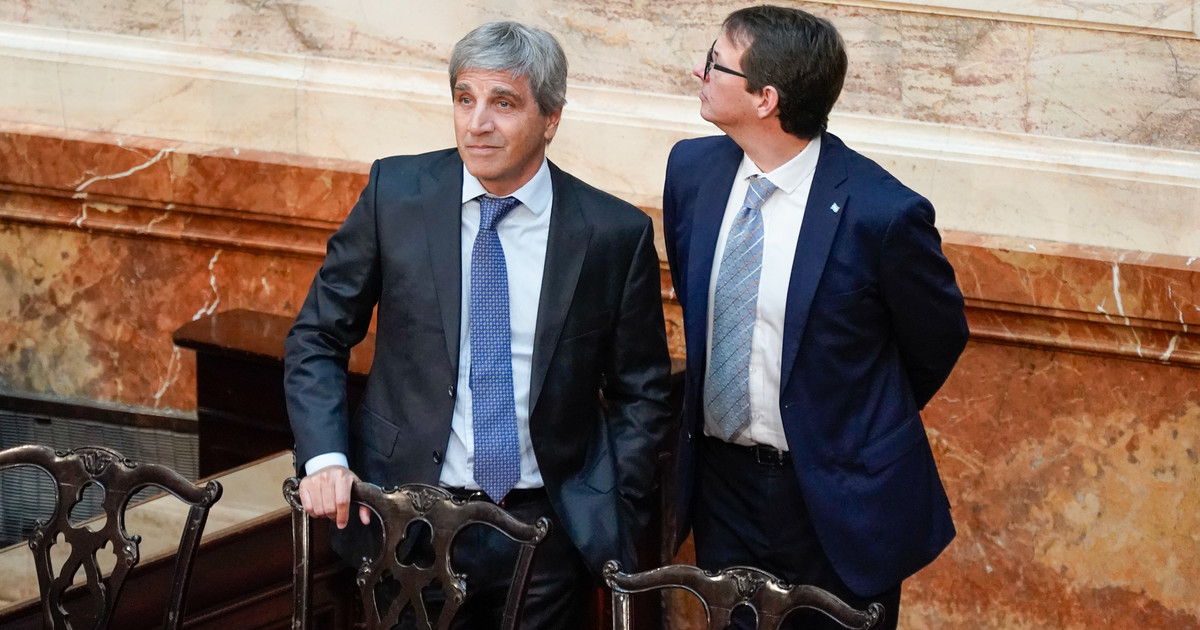 ajuste-fiscal:-el-gobierno-volvio-a-tener-superavit-en-marzo-y-ya-consiguio-un-tercio-de-la-meta-renegociada-con-el-fmi