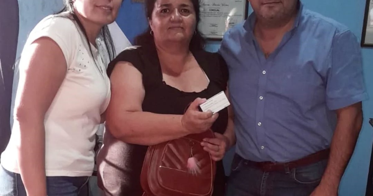 polemica-con-el-hermano-de-un-diputado-libertario-que-se-hizo-viral-por-regalar-medicamentos