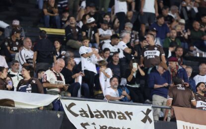 La odisea de los hinchas de Platense en el estadio de Peñarol la por Copa Libertadores: 7 horas encerrados en la tribuna que valieron la pena