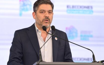 Carlos Bianco debió ser operado de urgencia en Barcelona, mientras acompañaba a Kicillof