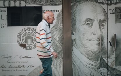 «Veranito» cambiario: la compra de dólares de ahorristas cayó 70% y faltan liquidar US$ 3.200 millones de empresas