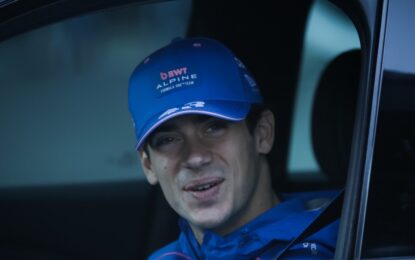 Franco Colapinto habló con la prensa a horas del road show en Palermo, pidió perdón por los cortes y conquistó a todos: «Estoy feliz de volver al país»