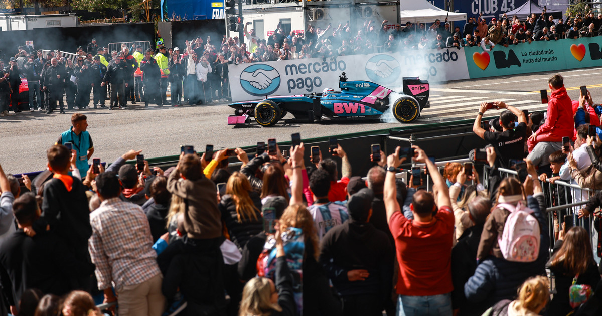 lo-que-no-se-vio-del-road-show-de-franco-colapinto:-de-luck-ra-y-la-sole-a-las-historias-en-primera-persona-de-los-fanaticos-de-la-f1