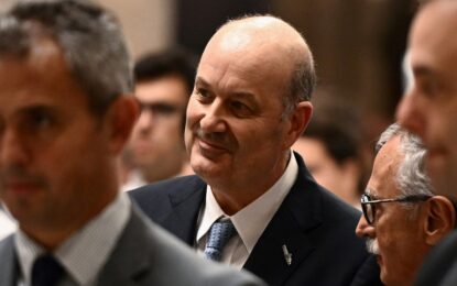 Sturzenegger justificó los despidos en el Servicio Meteorológico: “Los millones de dólares que requieren esos sueldos es dinero que pagan otras familias”