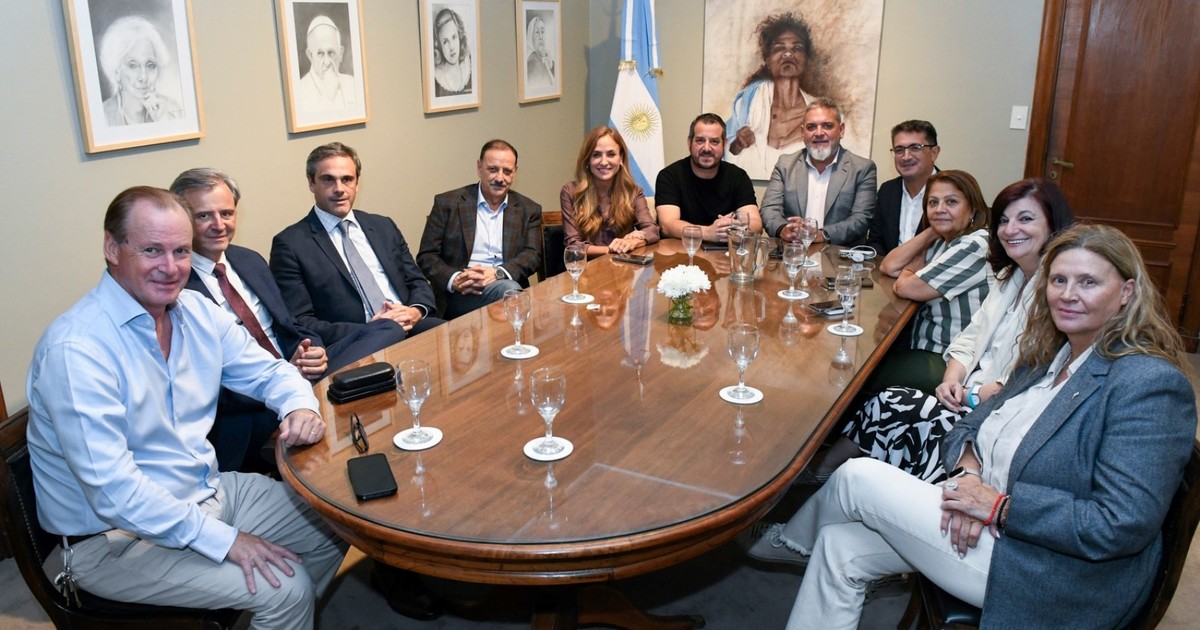 se-lanza-un-nuevo-espacio-peronista:-discuten-el-discurso-k-y-dicen-que-estan-a-favor-del-superavit-y-la-baja-de-retenciones