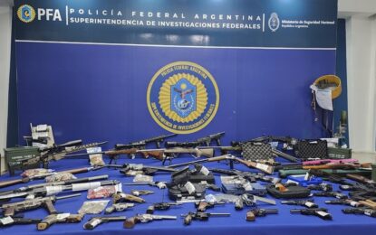 Cayó una banda que traficaba armas con ex empleados del RENAR: 140 allanamientos, 35 detenidos y un arsenal con escopetas y ametralladoras