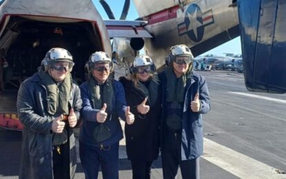 Javier Milei visita el portaaviones Nimitz, la inmensa nave a propulsión nuclear de los Estados Unidos que navega por Argentina