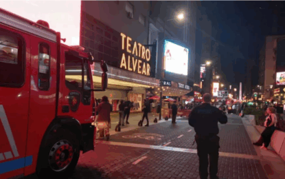 Incendio controlado en edificio de Avenida Corrientes: atención a madre e hija