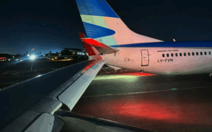 Colisión entre Latam y Aerolíneas Argentinas en aeropuerto de Santiago genera demoras