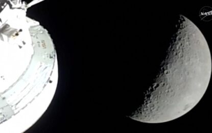 Concluyó la primera misión tripulada que orbitó la Luna tras más de 50 años
