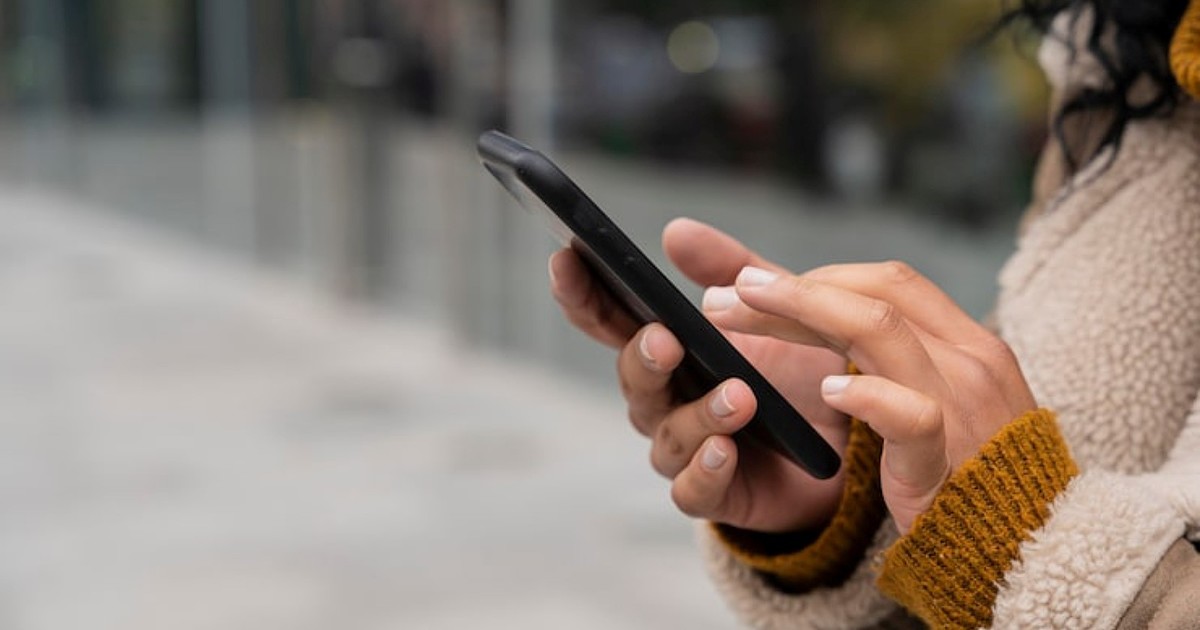 como-saber-si-hackearon-tu-celular:-3-senales-clave-para-detectarlo-a-tiempo