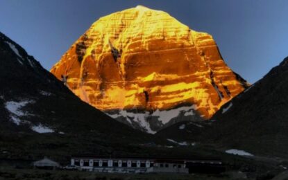 La milenaria ruta al monte sagrado del dios Shiva enfrenta a los tres dueños del Himalaya